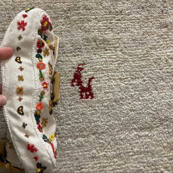 🚫SOLD🚫 AUTH FENDI BEADED COTTON LINEN SNAKE BAGUETTE BAG SEX & THE CITY!! - Picture 12 of 16